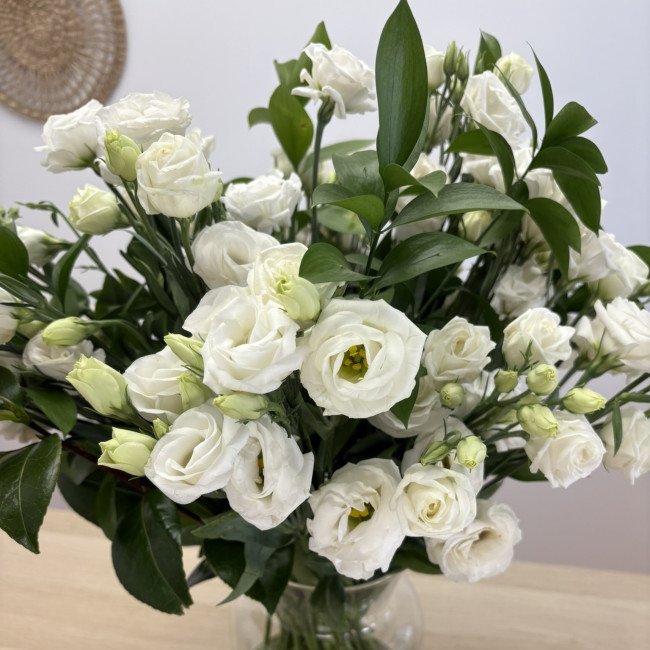 Ramo de Lisianthus Blanco | Flores Frescas de Agricultor Nacional – Hazlo Tú Mismo Ramo de Lisianthus Blanco | Flores Frescas de Agricultor Nacional – Hazlo Tú Mismo